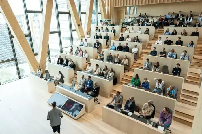 Fagdag – publikum i auditorium under presentasjon